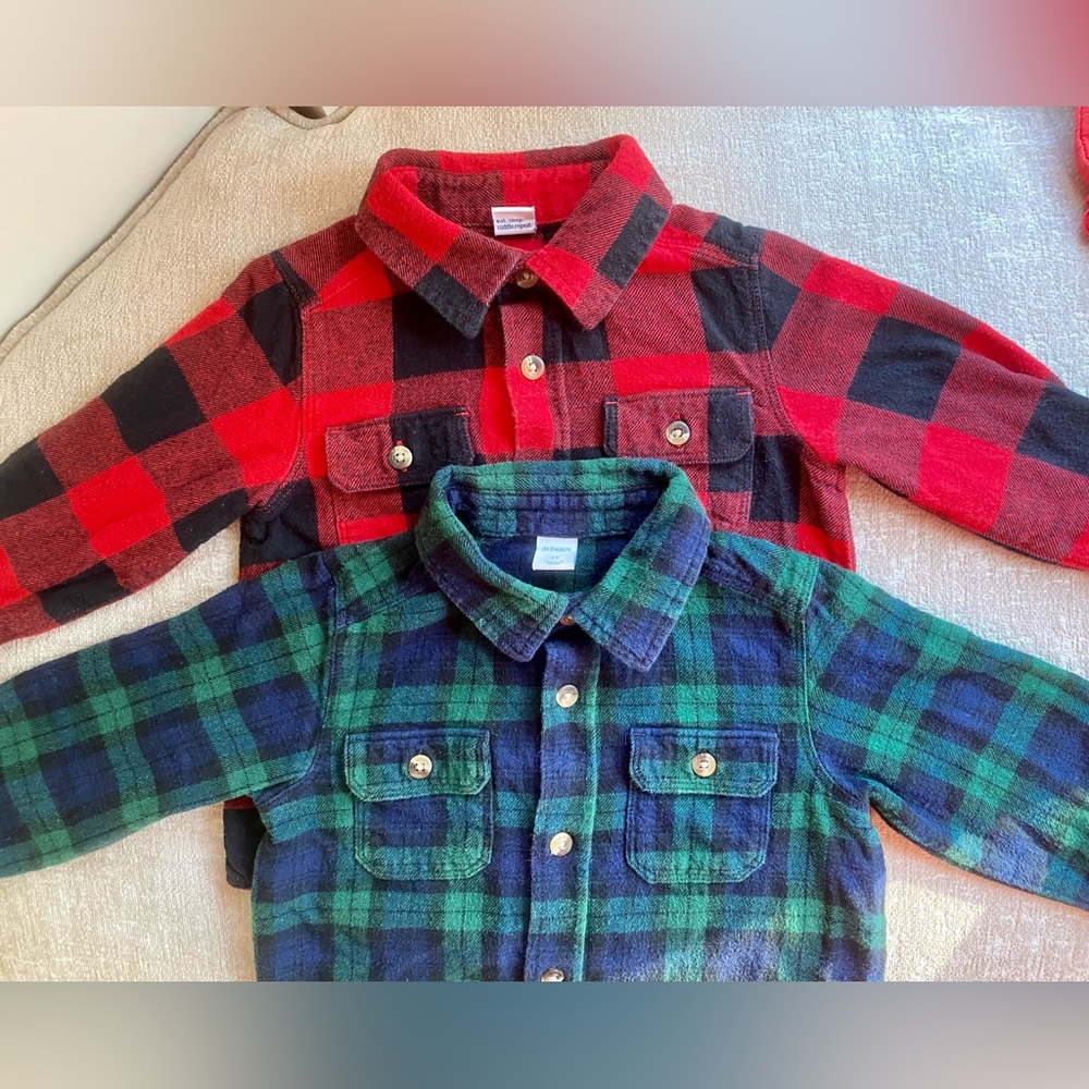 2 Plaid Flannel button down 2 T shirts